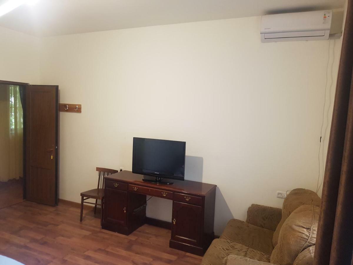 Shat Lav Hostel Γιερεβάν Εξωτερικό φωτογραφία